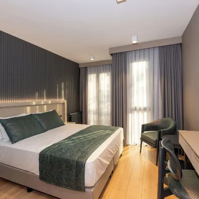 QUİ HOTEL & SPA Hotels near Findikzade