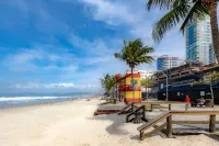 Apartamento com Varanda Churrasqueira e Vista Mar - 4-Star