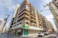 Apartamento com Varanda Churrasqueira e Vista Mar - 4-Star