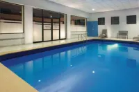 CHN Hotel Monterrey Centro, Trademark Collection by Wyndham - 泳池