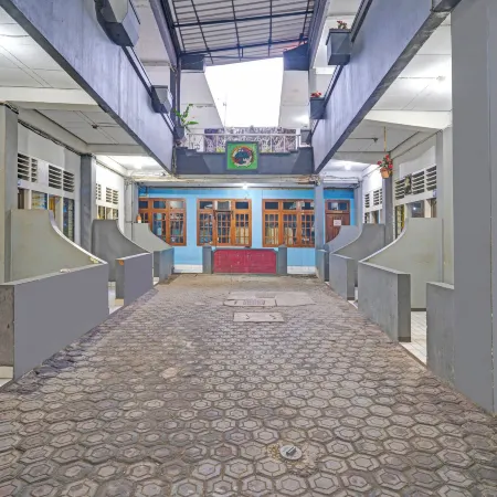 OYO 94802 Hotel Prima