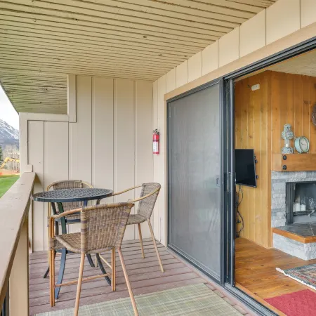 8 Mi to Keystone Resort: Dillion Condo w/ Hot Tub!