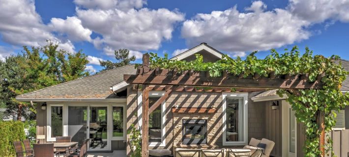 Gorgeous Wapato Point Lakehouse w/ Private Hot Tub Hotels in Chelan County