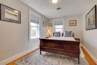 Beautiful Colonial Home on the Choptank River - parking