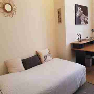 TOWN HOUSE - WHOLE HOUSING Rooms