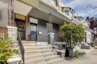 Private Backyard Jawn! Multi-level Philly Rowhouse - Country Houses