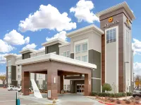 La Quinta Inn & Suites by Wyndham Dallas Love Field Hotels near Dallas Love Field