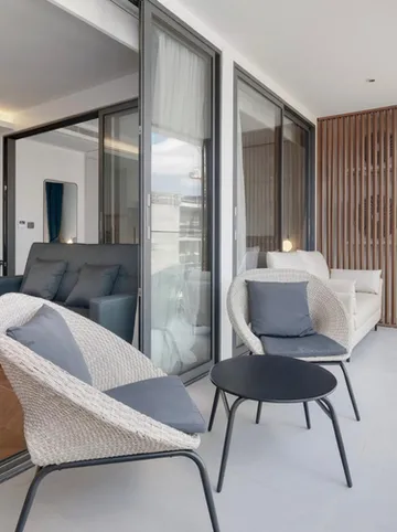 รูปภาพของBeachfront 240 One Bedroom Apartment Phuket