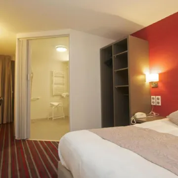 Brit Hotel le Kerotel