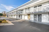 Rodeway Inn Hotels in Mecklenburg County