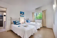 4 Beds, Golf Views, optional pool heating - مسبح خاص