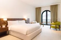 Mina Hotel and Residences by the Torch - Кухни