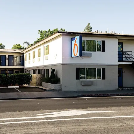 Motel 6 Modesto, CA - Downtown