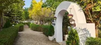 The HighGarden Resort