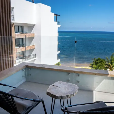 The Fives Oceanfront Puerto Morelos
