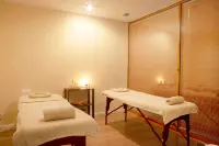 Zeus Essence Ramada by Wyndham Athens - spa