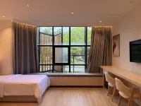 Goldlight Inn - 2-Star
