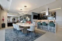 Davinci Hotel on Nelson Mandela Square - 5-Star