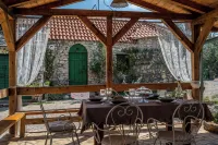 Kalpic Suites & Villa - Homestays
