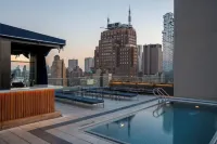 ModernHaus SoHo - Rooftop Pools
