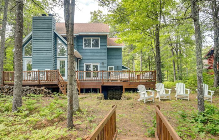 Lakefront Minocqua Getaway Dock, Game Room!