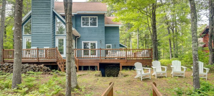 Lakefront Minocqua Getaway Dock, Game Room! Hotels in Vilas County