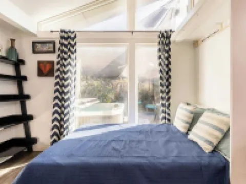 Aptos Beach Retreat • Hot Tub & 5 Min Walk to Sand Hotels in Aptos