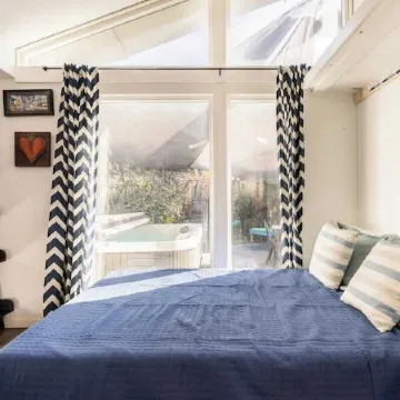 Aptos Beach Retreat • Hot Tub & 5 Min Walk to Sand