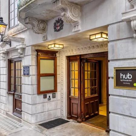 Hub By Premier Inn London Farringdon - Old Bailey Отели рядом с достопримечательностью «Художественная галерея Гилдхолл»