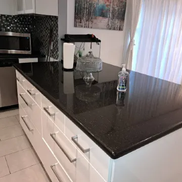 Amazing 3 bedrooms with 3  bedroom apt in the center of Beverly Hills Отели рядом с достопримечательностью «Golden Triangle»