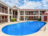 Econo Lodge Inn & Suites Hotels in Murfreesboro