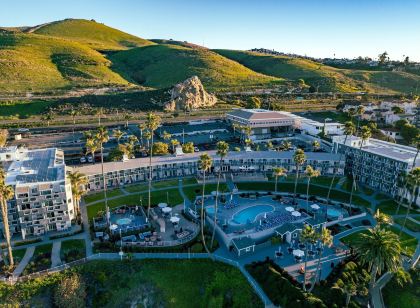 SeaCrest Oceanfront Hotel
