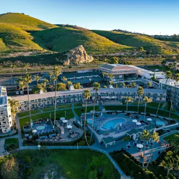 SeaCrest Oceanfront Hotel