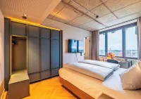 The Zipper Hotel & Apartments