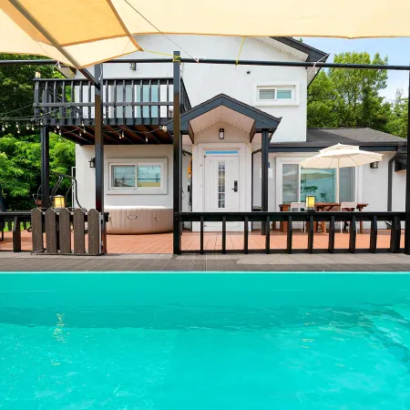 Daebudo White Pension
