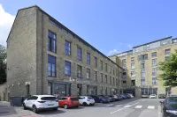 Travelodge Glossop - 3-Star