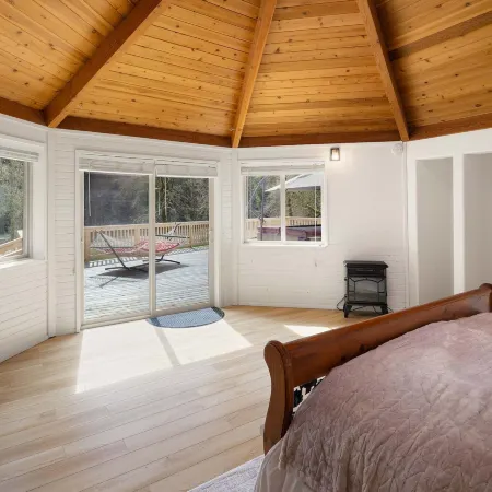 River's Rest - Waterfront Views, Hot Tub, Grill & Fire Pit 3 Bedroom Home