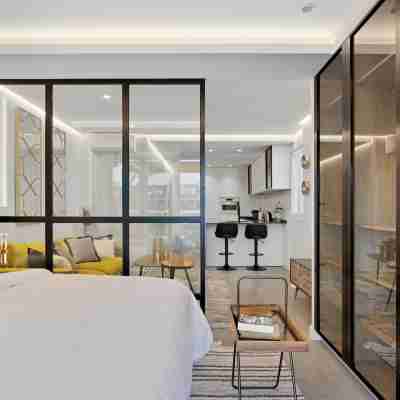 Golden Mile Lux Sea View Suite & Balcony Rooms