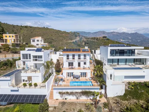 Villa Oliva with private heated pool and amzing views