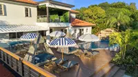 Glam Manor by Glam Homes - Villaer