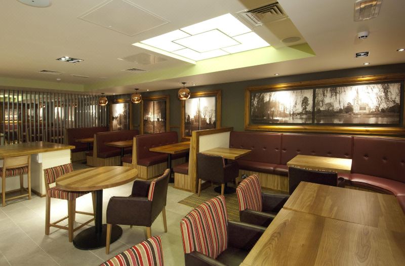 Premier Inn Stratford-Upon-Avon Central photo 4