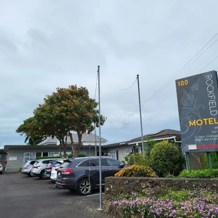 Rockfield Motel Отели рядом с достопримечательностью «Корнвол Парк»