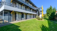 Premiere Classe Versailles - ST-Cyr-l'Ecole - parking