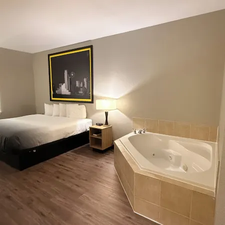 Super 8 by Wyndham Brenham TX