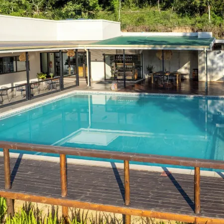 Bushbaby Valley Lodge