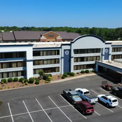 SureStay by Best Western Charlotte Matthews Hotels in der Nähe von Independence Einkaufszentrum