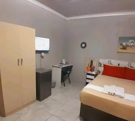 Aroundcorner GuestHouse - Завтрак