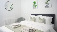 Sleeps 4, Great for Groups, Free Parking Kent