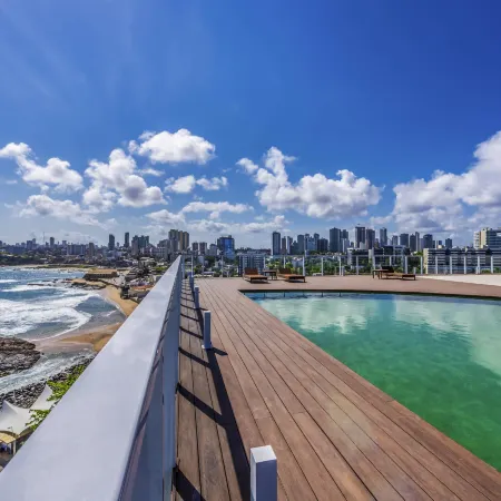 Novotel Salvador Rio Vermelho Отели рядом с достопримечательностью «Пляж Барра-да-Тижука»