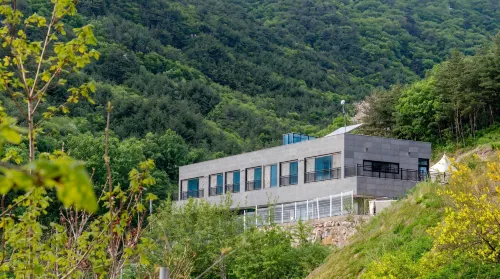 Sara&forest Pension Mungyeong - Mountain view